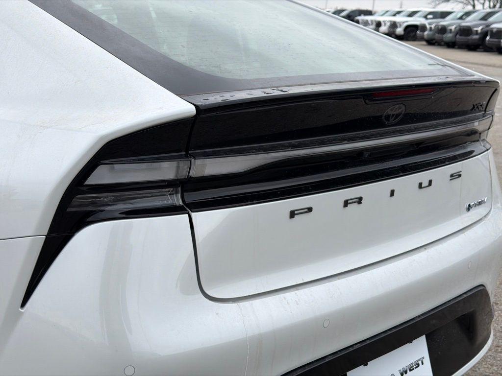 new 2026 Toyota Prius Plug-In Hybrid car, priced at $39,918