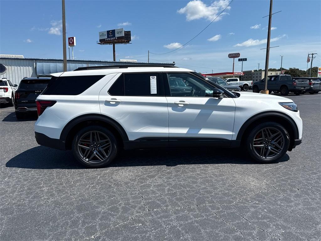 new 2025 Ford Explorer car, priced at $55,206