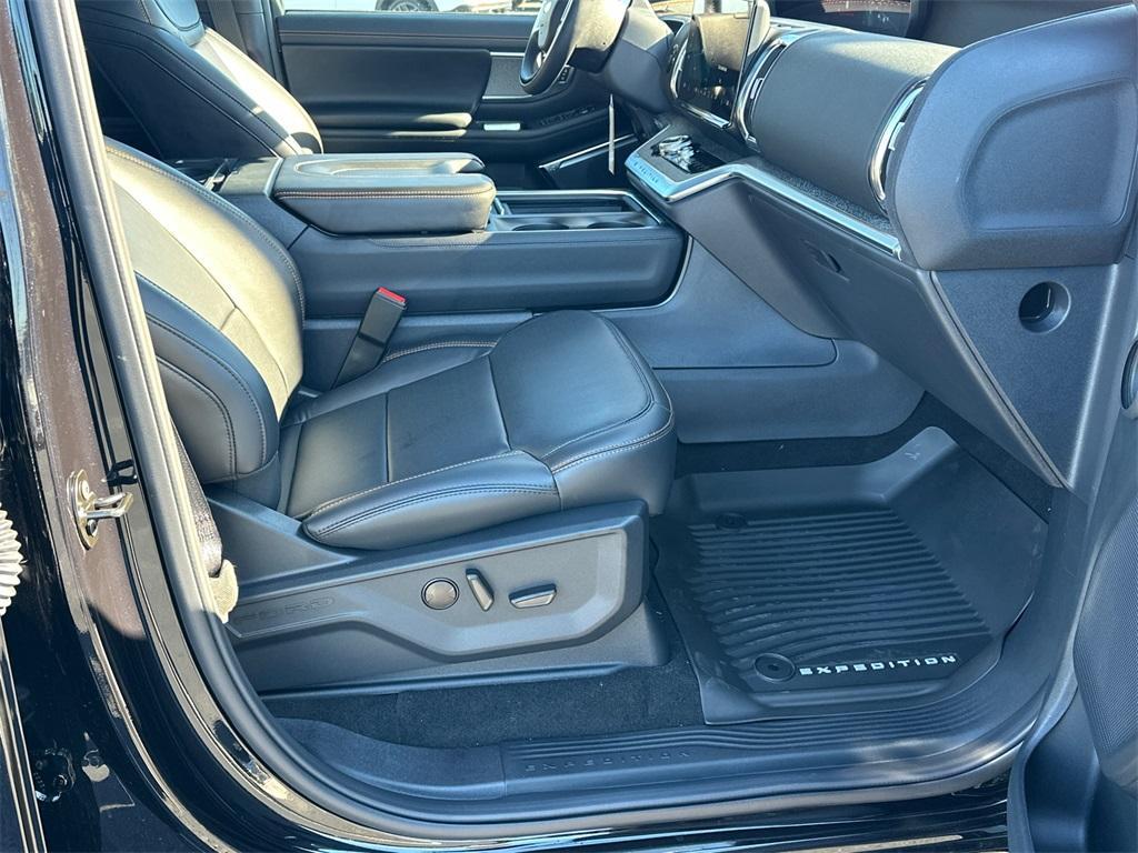 new 2025 Ford Expedition car, priced at $83,785
