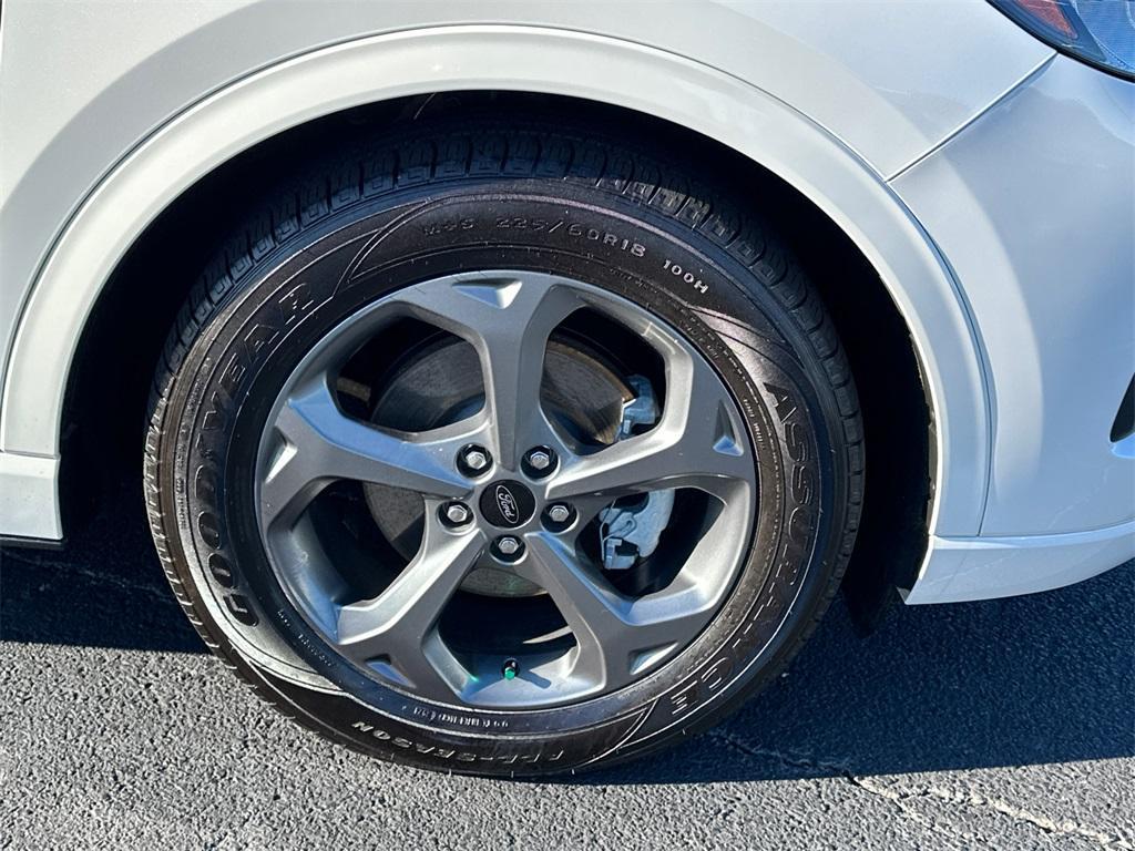 used 2023 Ford Escape car, priced at $19,262