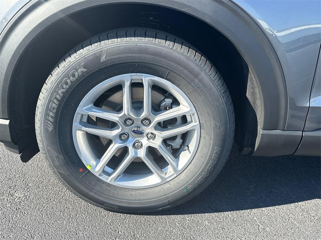 new 2026 Ford Explorer car, priced at $41,685