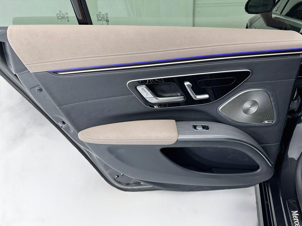 Mercedes-Benz EQS view 25
