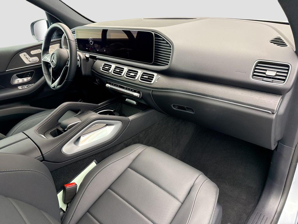 used 2025 Mercedes-Benz GLE 450 car, priced at $73,713