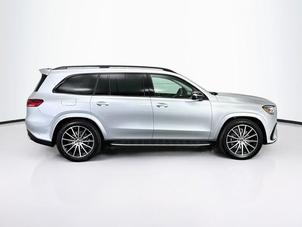 Mercedes-Benz GLS view 4