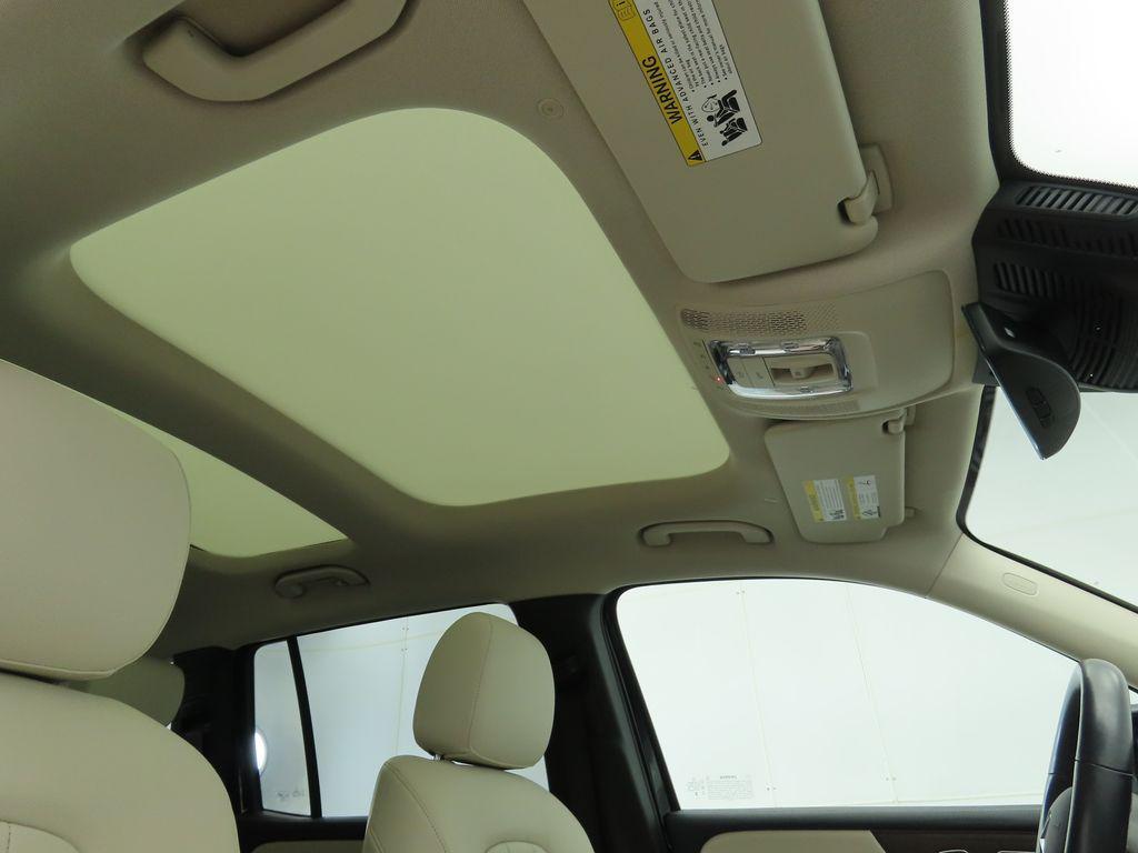 used 2023 Mercedes-Benz GLB 250 car, priced at $25,298