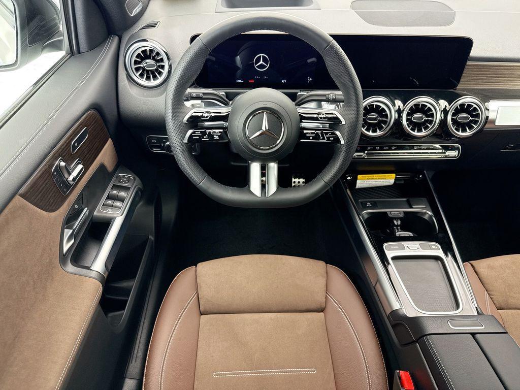 new 2026 Mercedes-Benz GLB 250 car, priced at $61,107