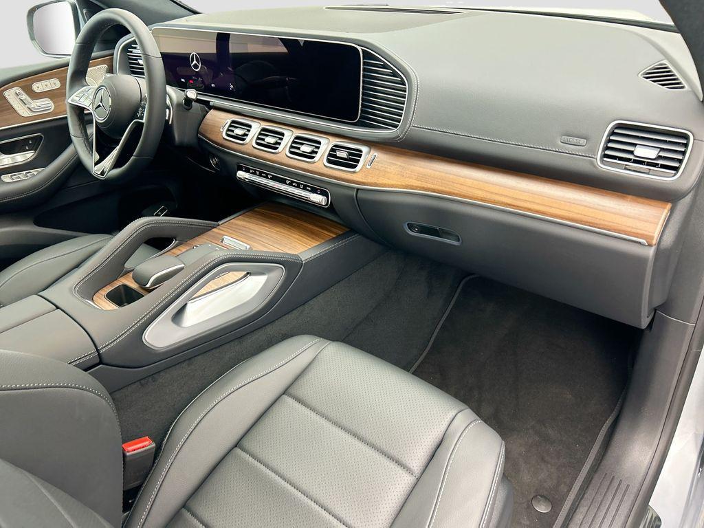 new 2026 Mercedes-Benz GLE 450 car, priced at $81,110