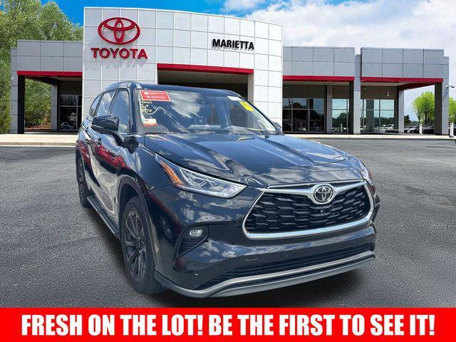 used 2025 Toyota Highlander car, priced at $47,390
