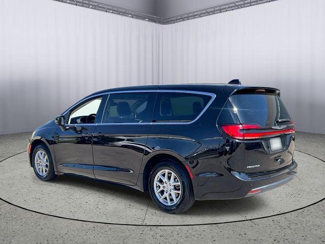 used 2024 Chrysler Pacifica car, priced at $23,688