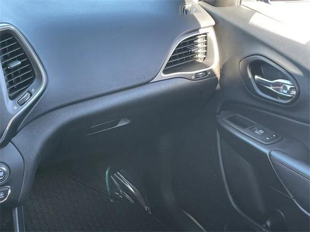 used 2022 Jeep Cherokee car, priced at $22,417