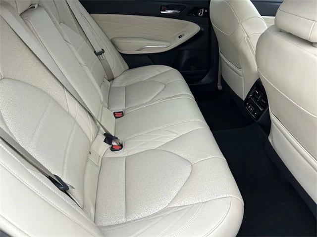 used 2019 Toyota Avalon Hybrid car, priced at $27,699