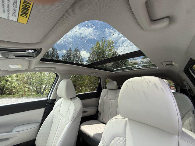 used 2025 Kia Sorento car, priced at $30,599