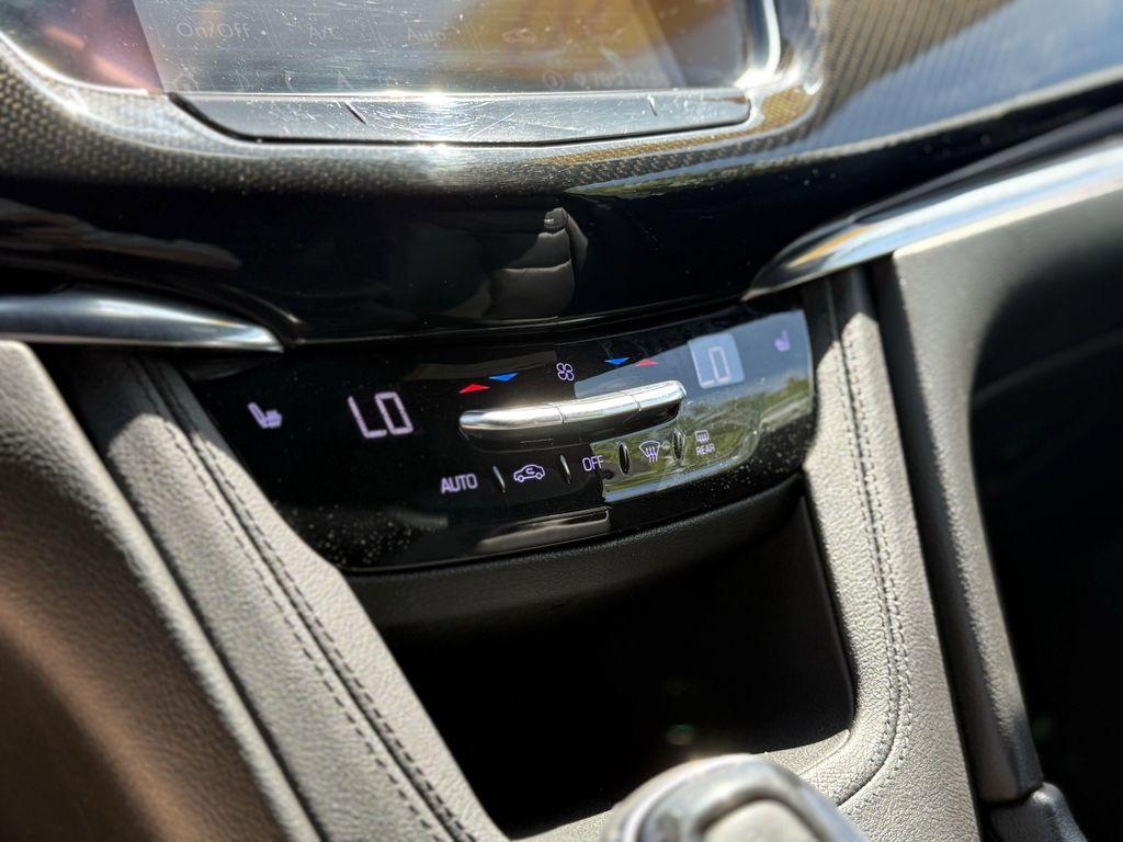 used 2020 Cadillac XT6 car, priced at $25,999