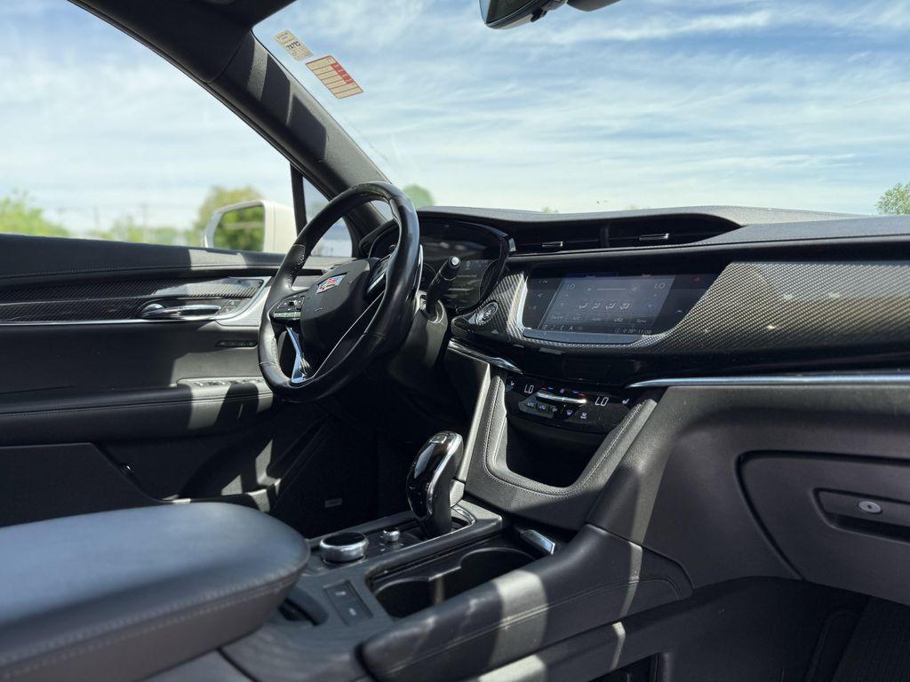used 2020 Cadillac XT6 car, priced at $25,999
