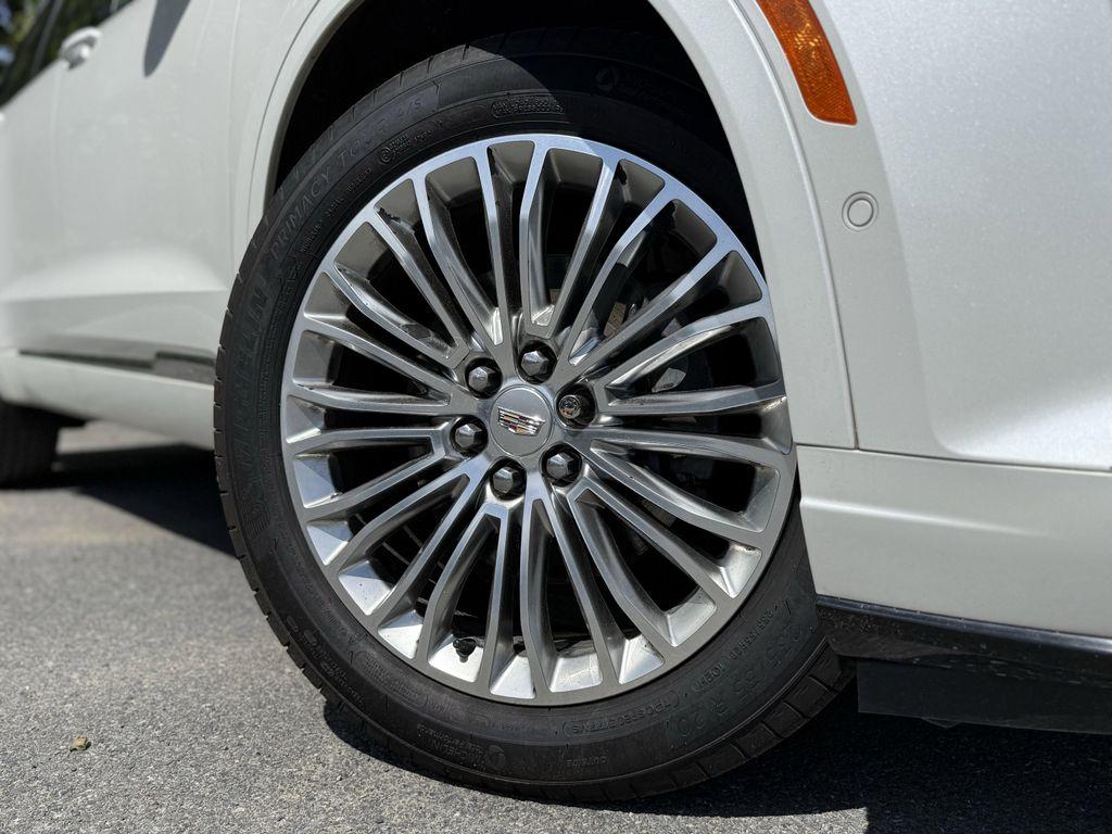 used 2020 Cadillac XT6 car, priced at $25,999