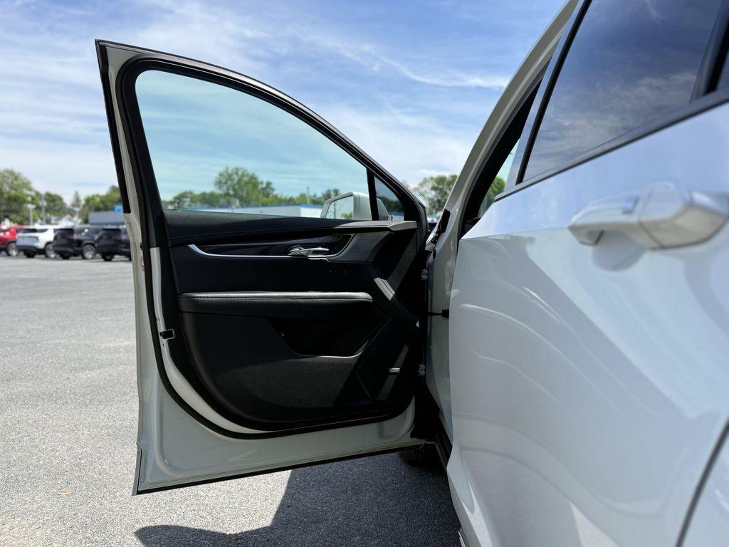 used 2020 Cadillac XT6 car, priced at $25,999