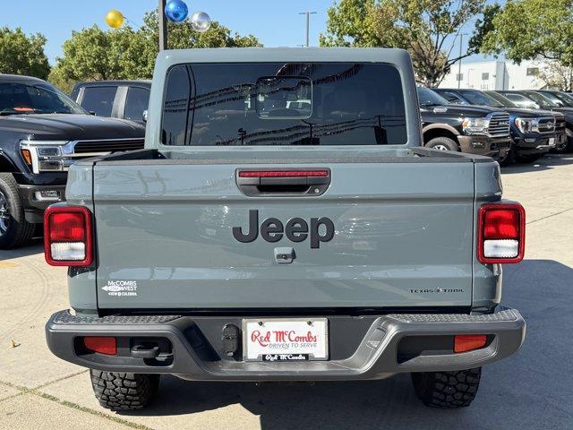 used 2025 Jeep Gladiator car, priced at $39,412