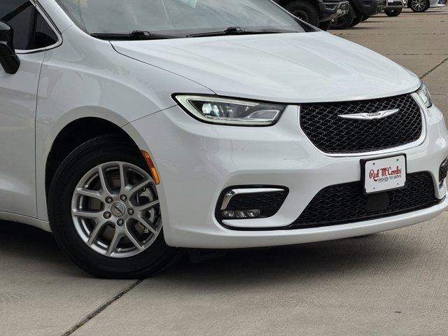 used 2025 Chrysler Pacifica car, priced at $26,623