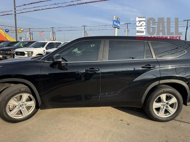 used 2023 Toyota Highlander car, priced at $27,378