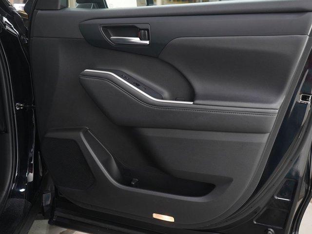 used 2024 Toyota Highlander car, priced at $38,998