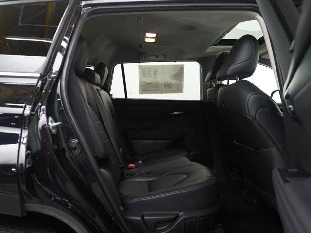used 2024 Toyota Highlander car, priced at $38,998