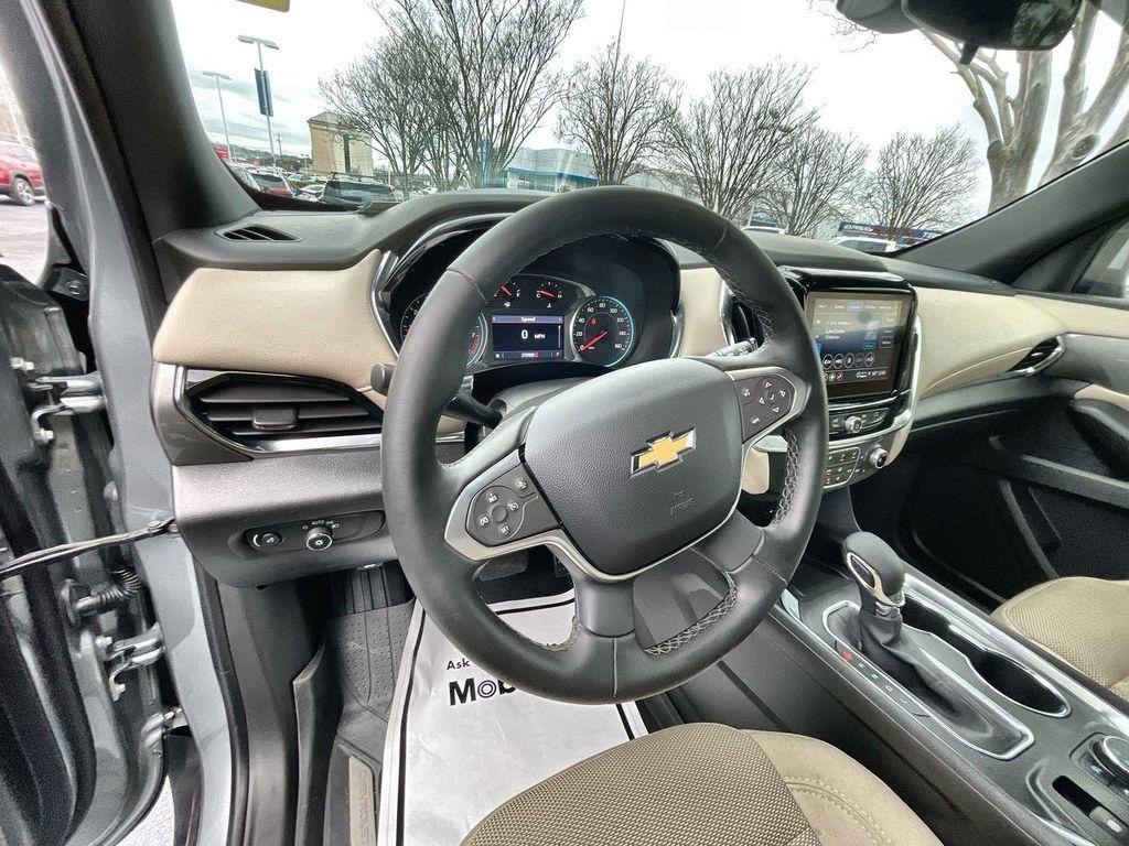 used 2024 Chevrolet Traverse car, priced at $34,490
