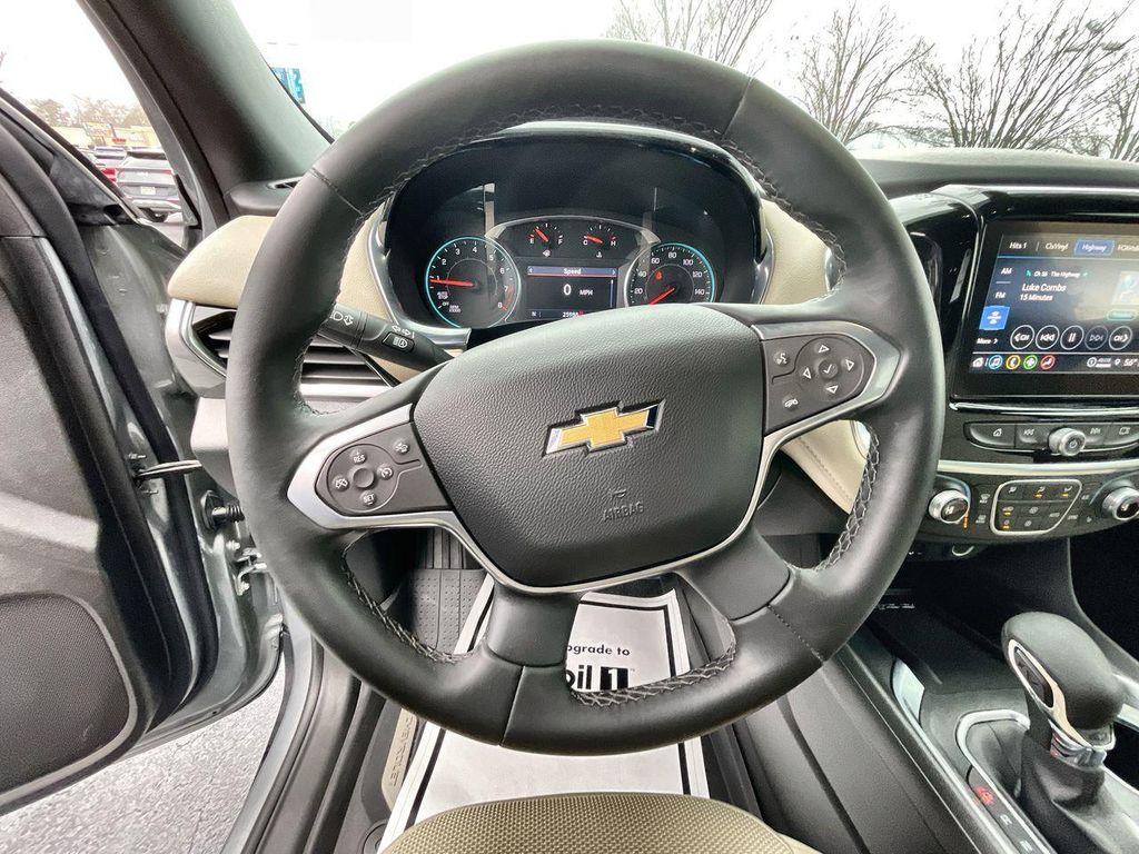 used 2024 Chevrolet Traverse car, priced at $34,490