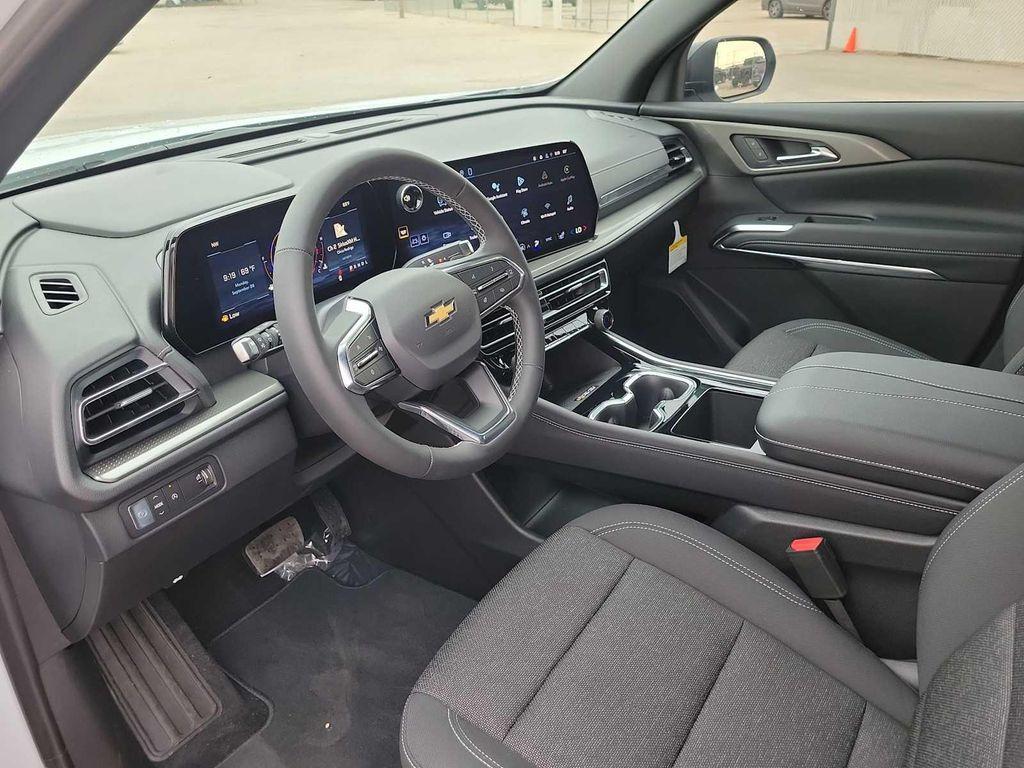 new 2026 Chevrolet Traverse car, priced at $45,340