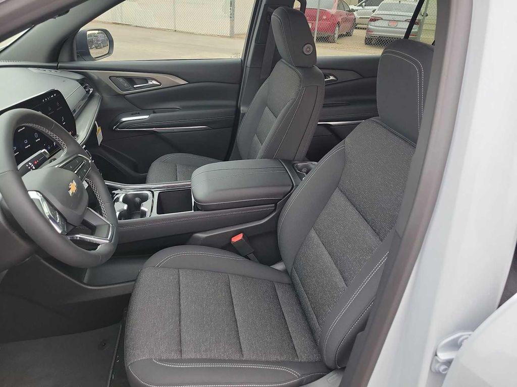 new 2026 Chevrolet Traverse car, priced at $45,340