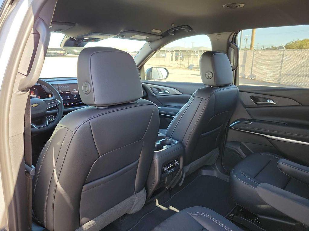 new 2026 Chevrolet Traverse car, priced at $44,920