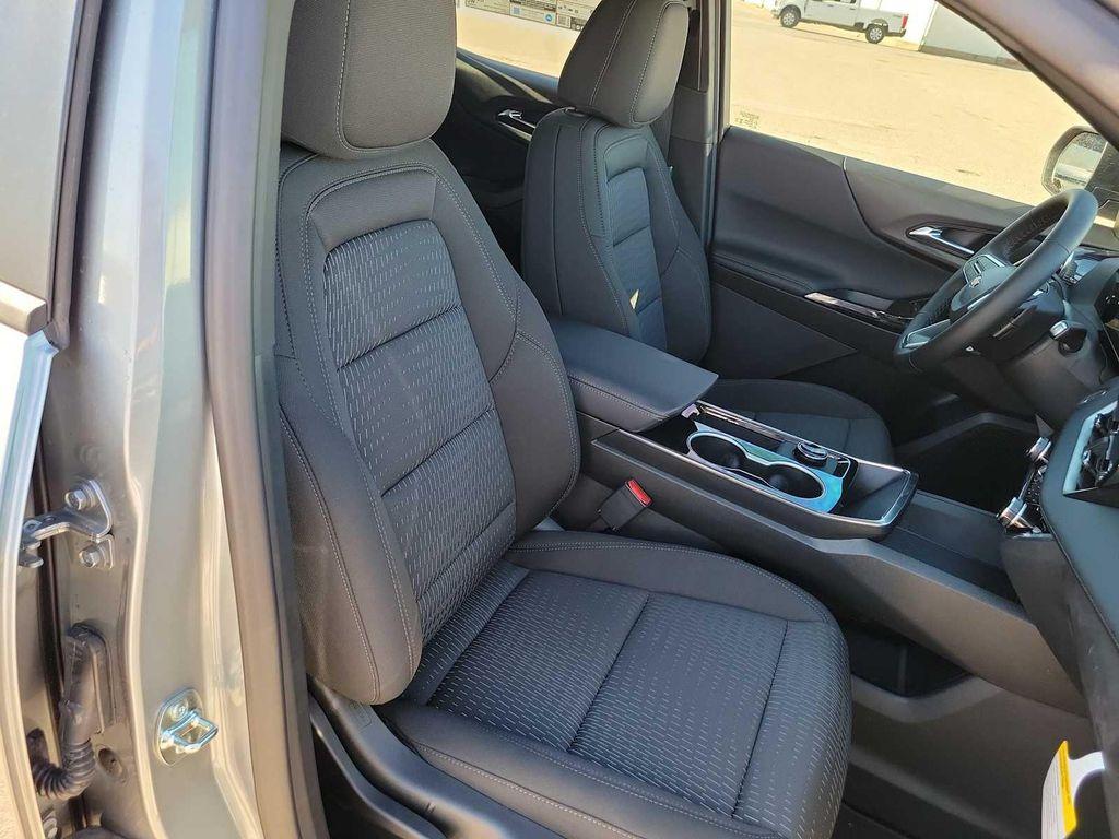 new 2026 Chevrolet Equinox car, priced at $31,965