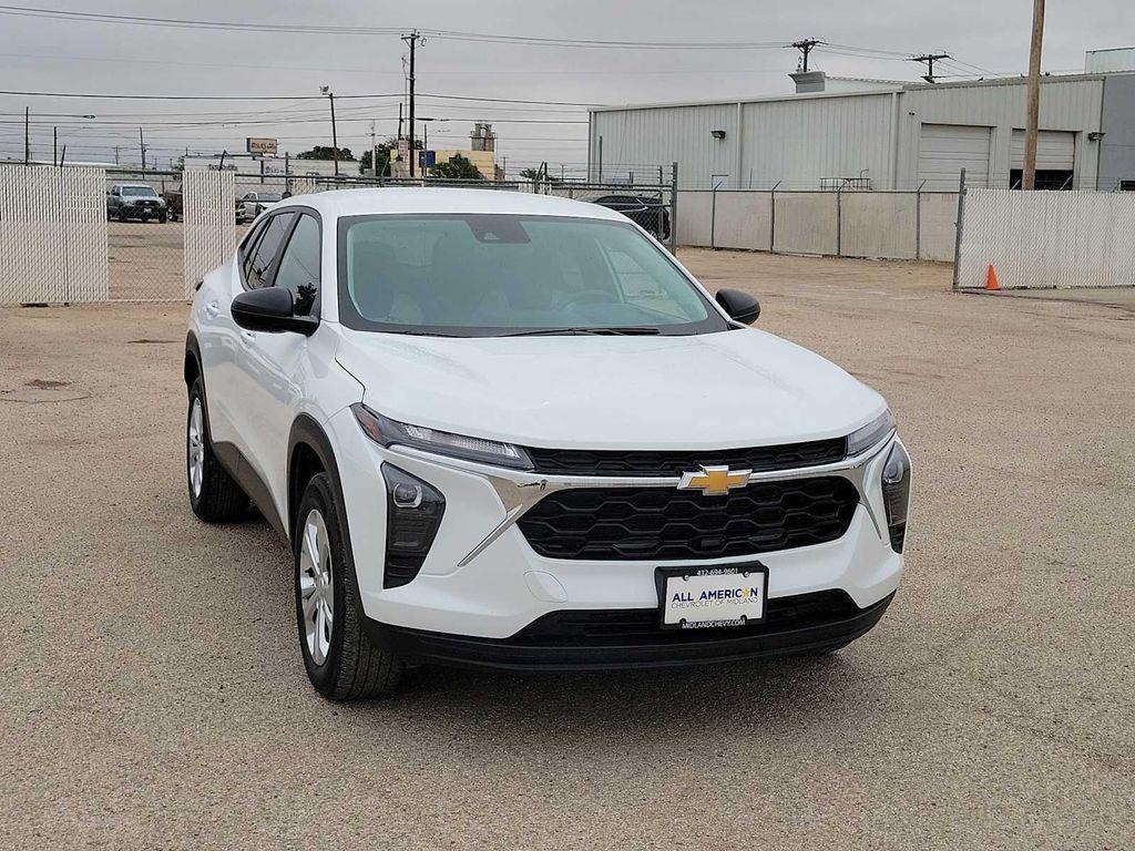 used 2024 Chevrolet Trax car, priced at $20,995