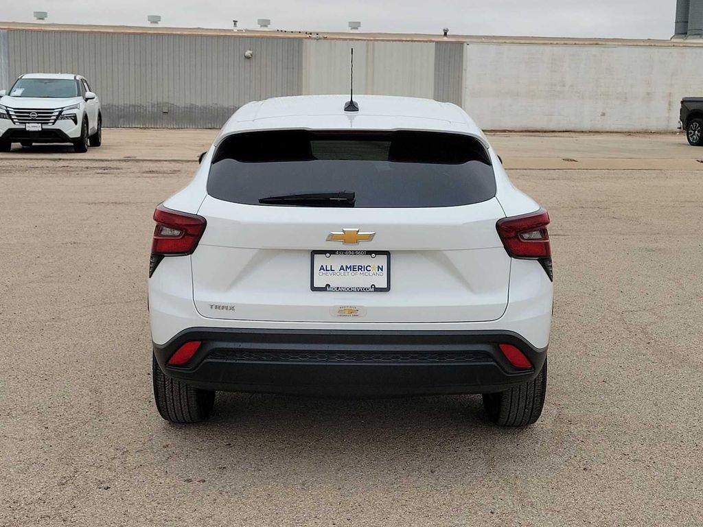 used 2024 Chevrolet Trax car, priced at $20,995