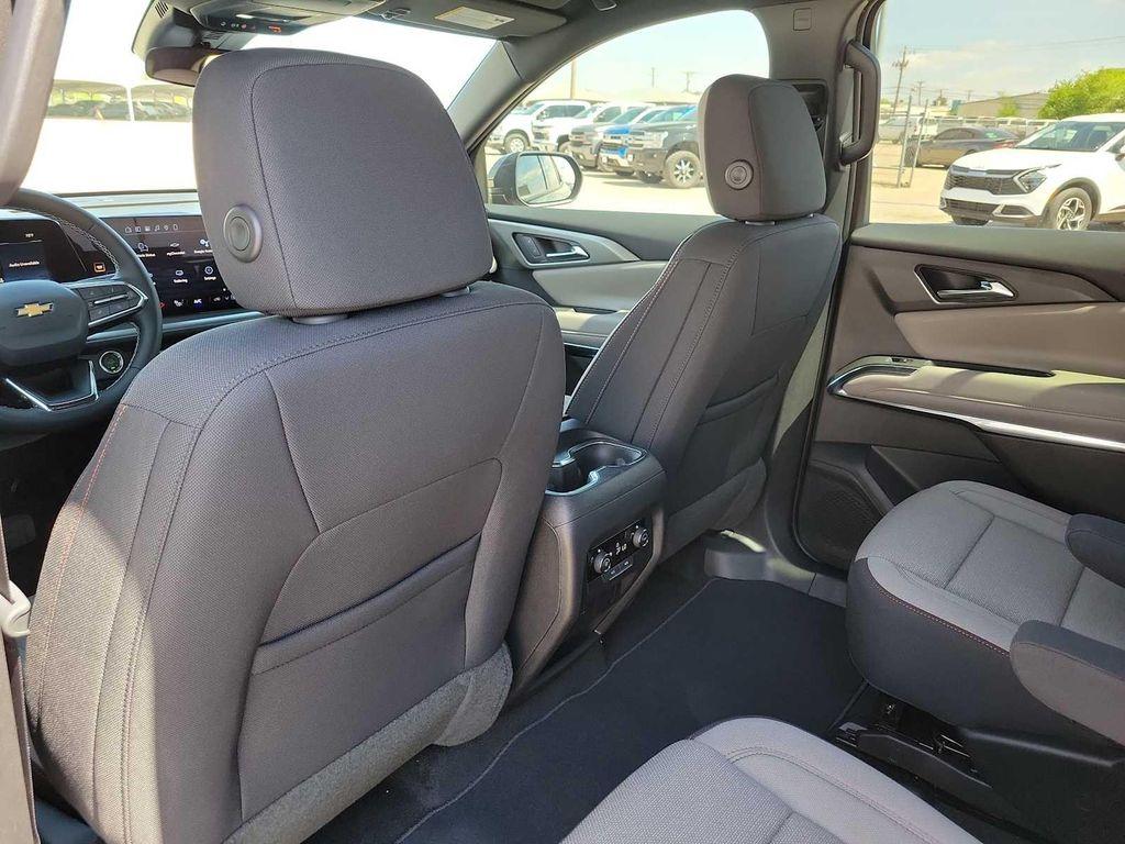 new 2026 Chevrolet Traverse car, priced at $42,795