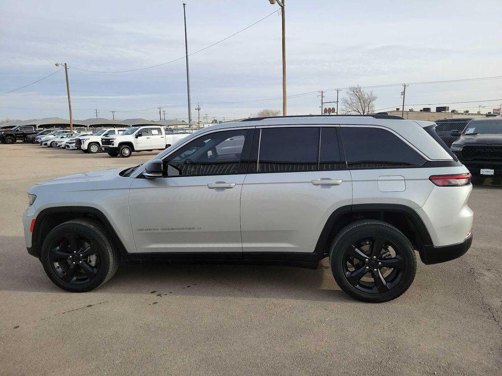 used 2023 Jeep Grand Cherokee car, priced at $29,000