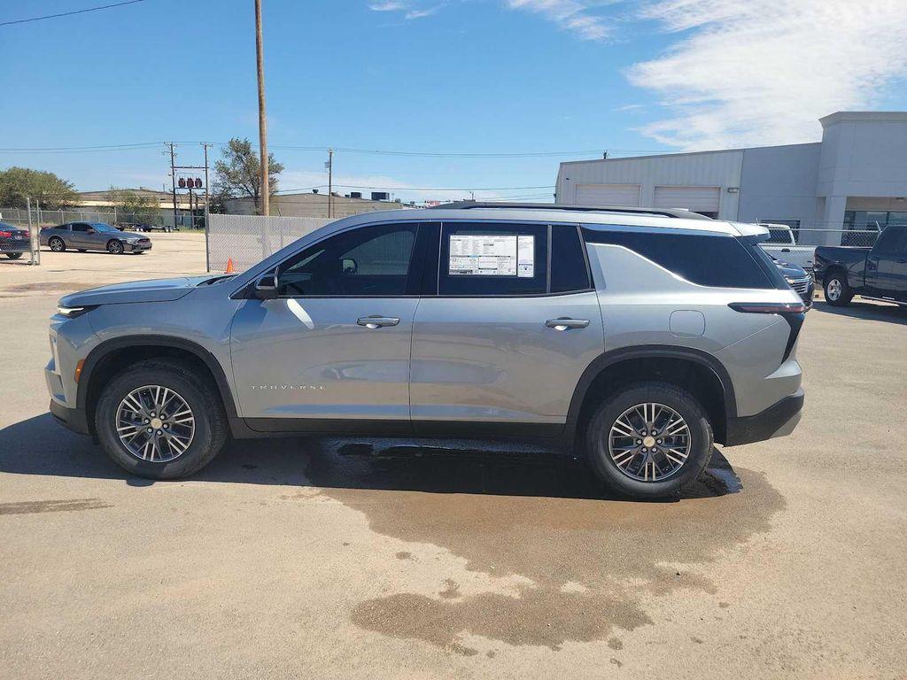 new 2026 Chevrolet Traverse car, priced at $43,170