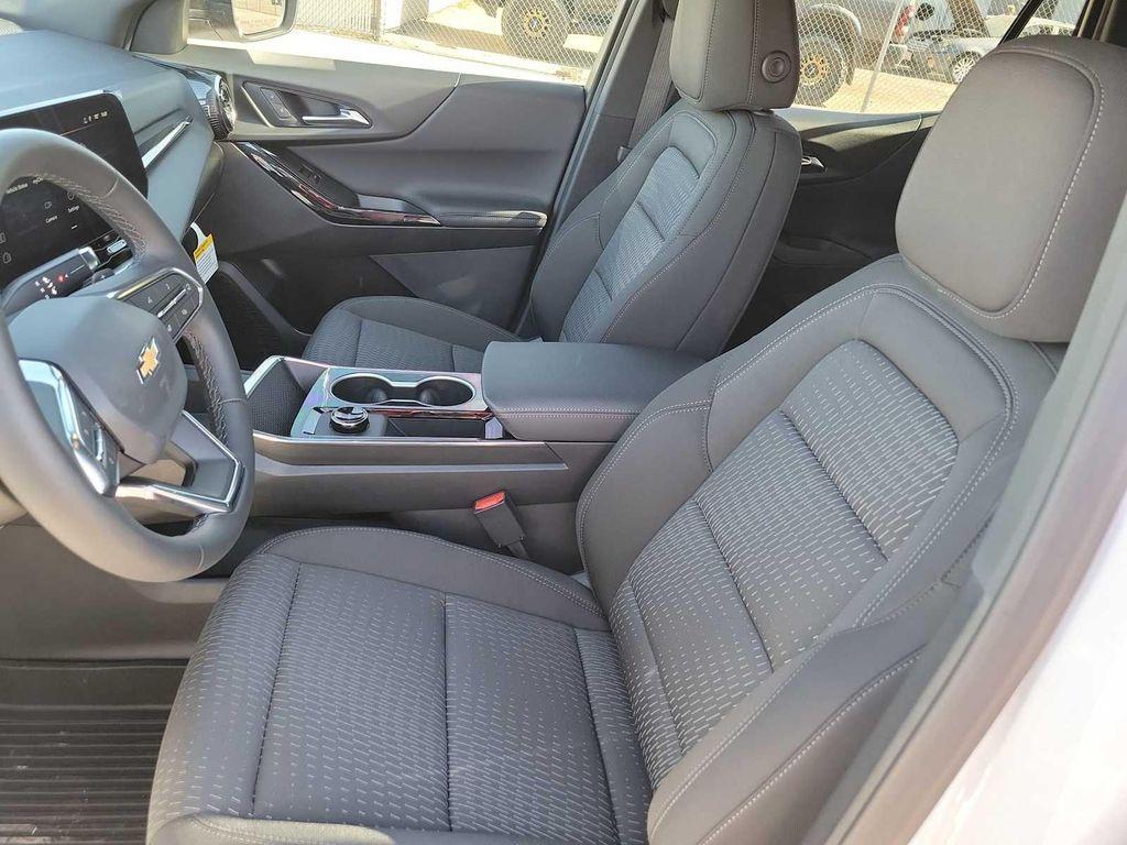 new 2026 Chevrolet Equinox car, priced at $31,765