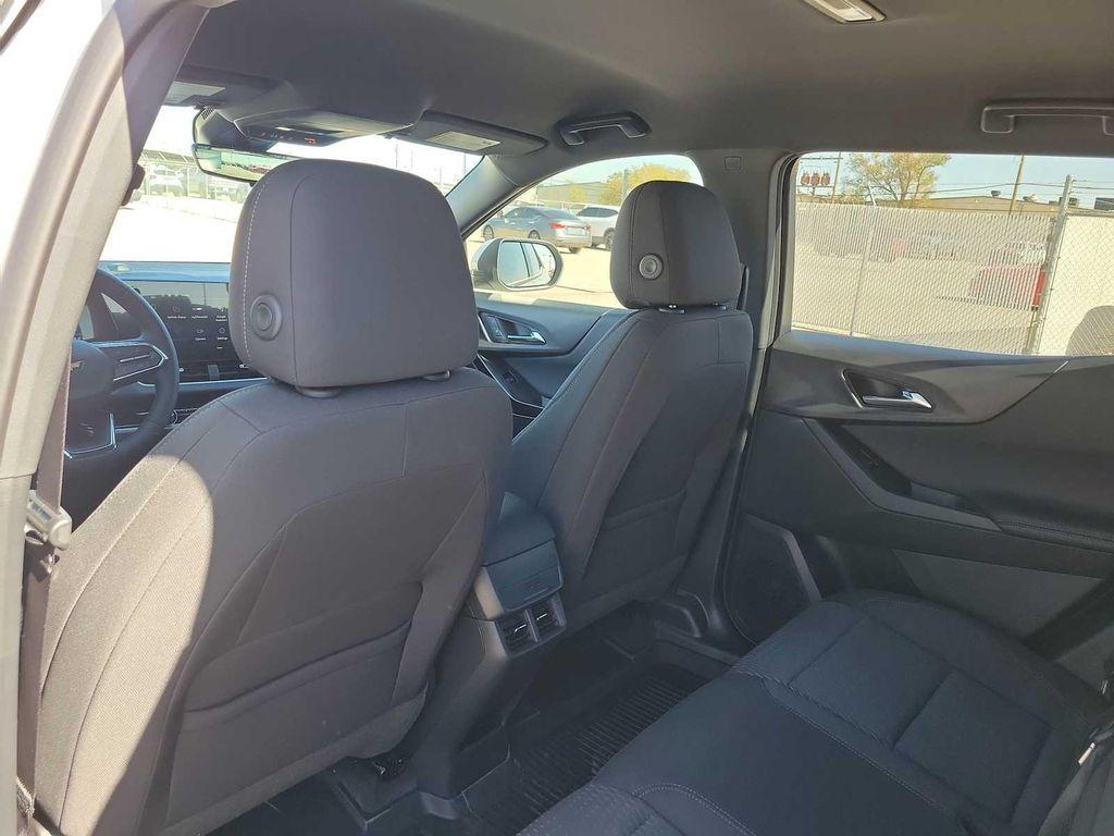 new 2026 Chevrolet Equinox car, priced at $31,765