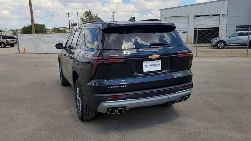 new 2026 Chevrolet Traverse car, priced at $43,170