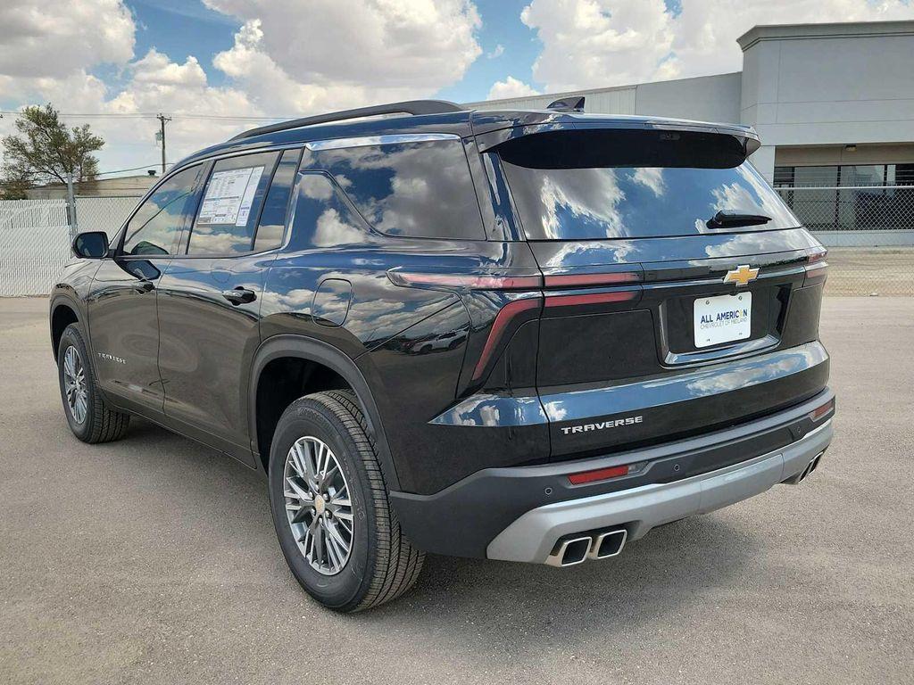 new 2026 Chevrolet Traverse car, priced at $43,170