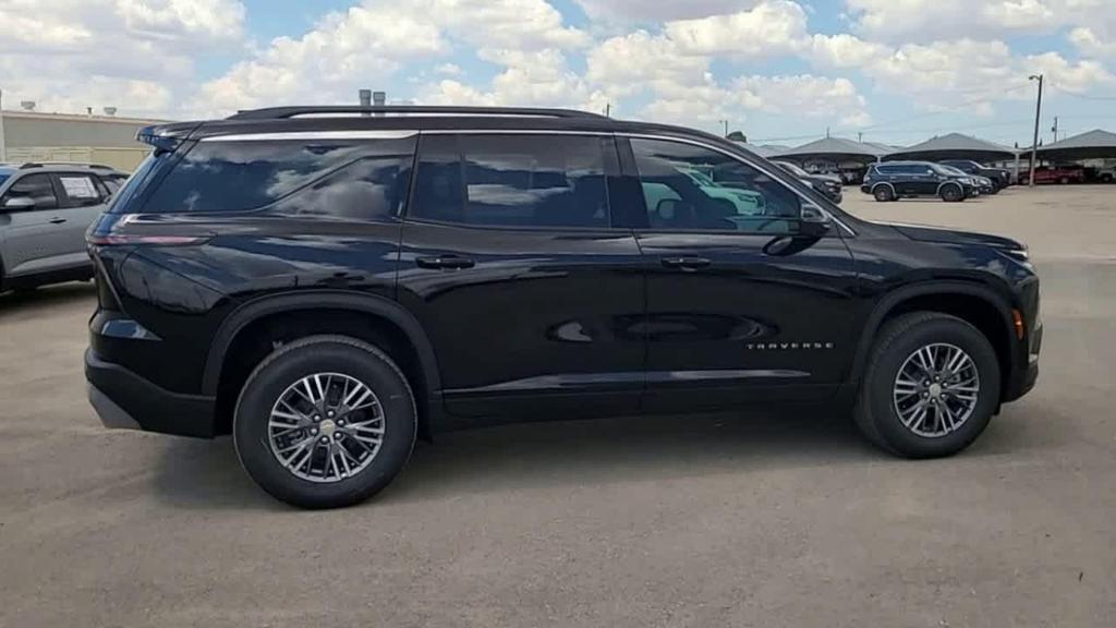 new 2026 Chevrolet Traverse car, priced at $43,170