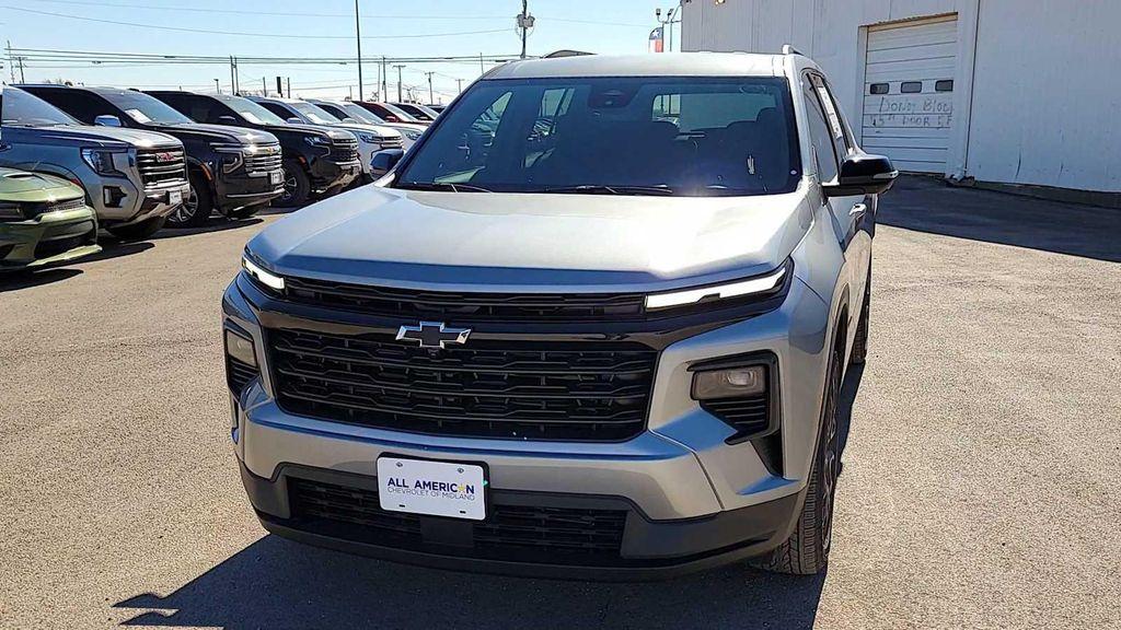 new 2026 Chevrolet Traverse car, priced at $46,205