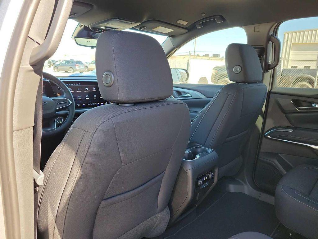 new 2026 Chevrolet Traverse car, priced at $46,205