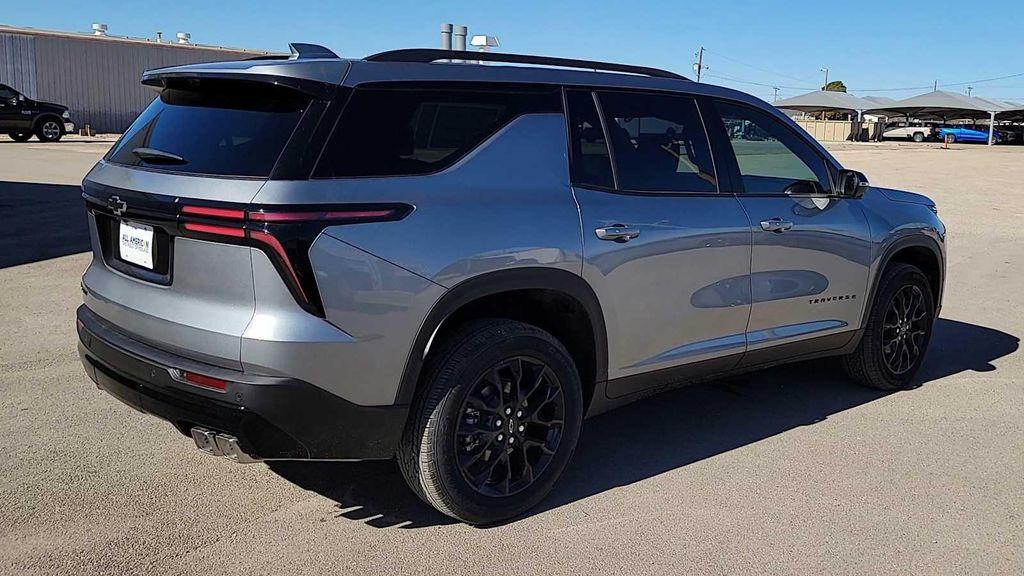 new 2026 Chevrolet Traverse car, priced at $46,205