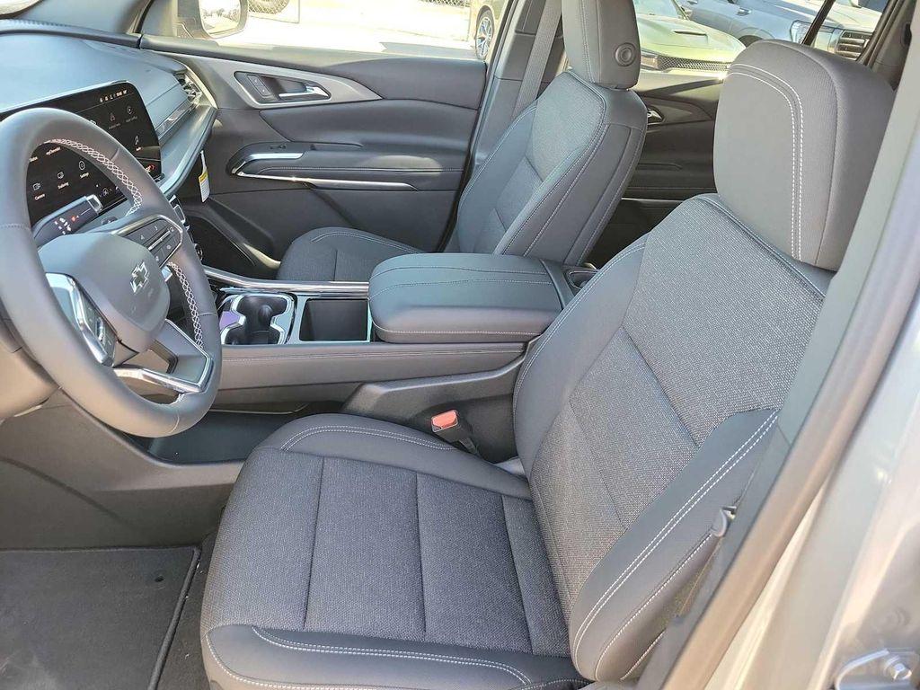 new 2026 Chevrolet Traverse car, priced at $46,205