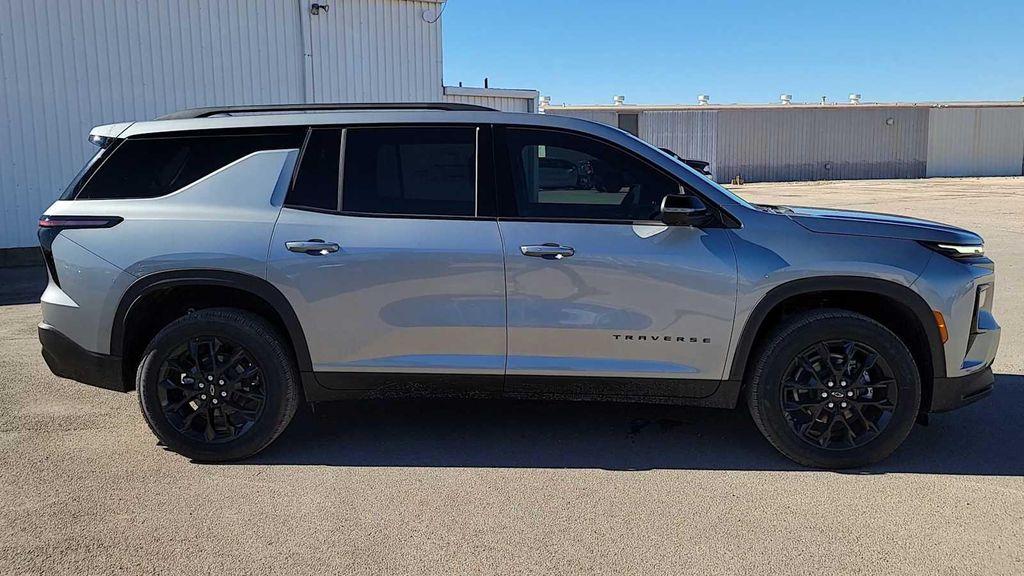 new 2026 Chevrolet Traverse car, priced at $46,205