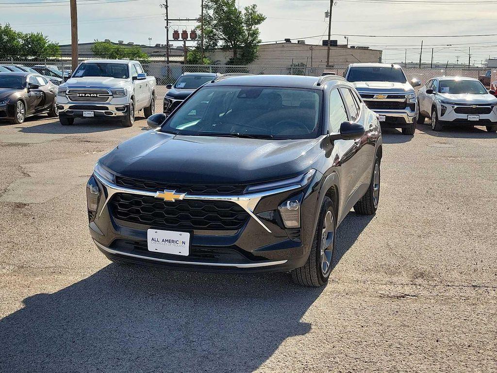 used 2025 Chevrolet Trax car, priced at $24,995