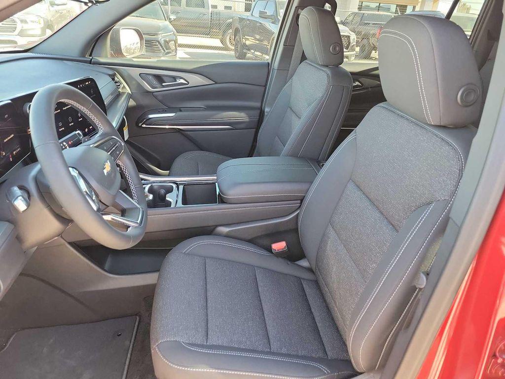 new 2026 Chevrolet Traverse car, priced at $44,515