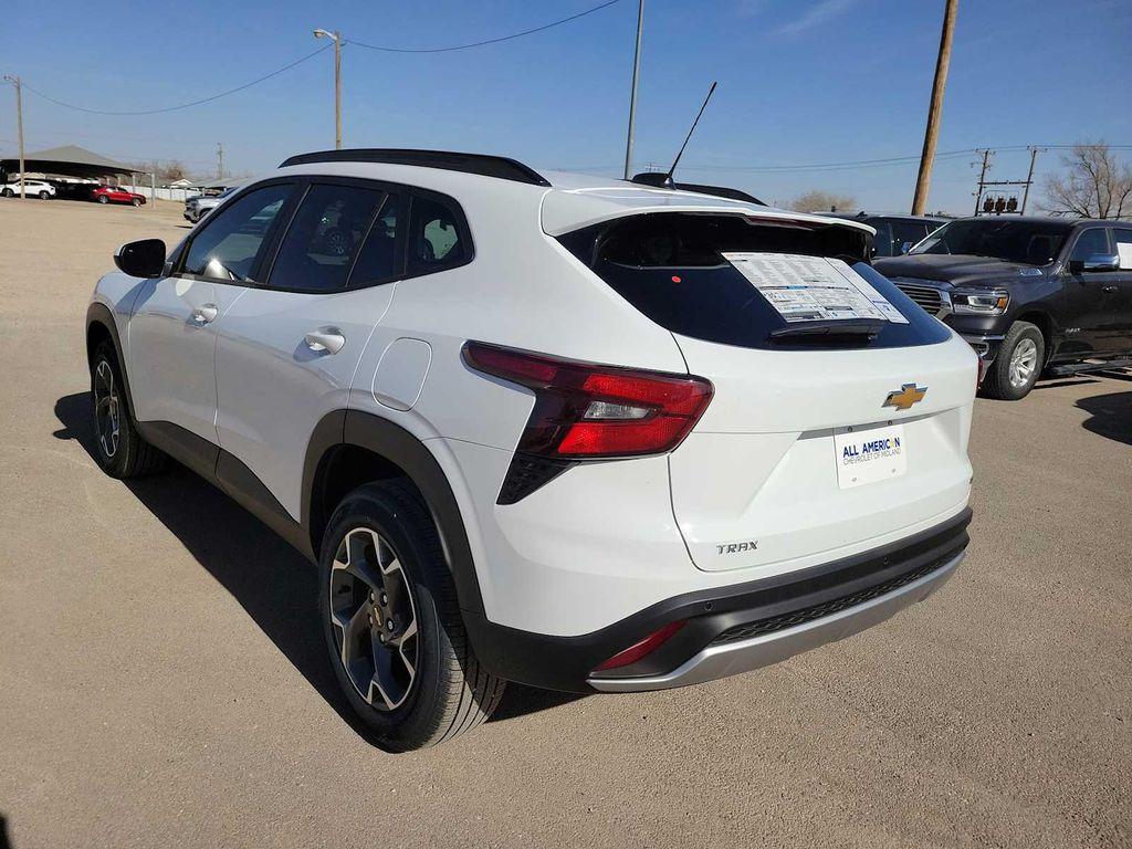 new 2026 Chevrolet Trax car, priced at $25,885