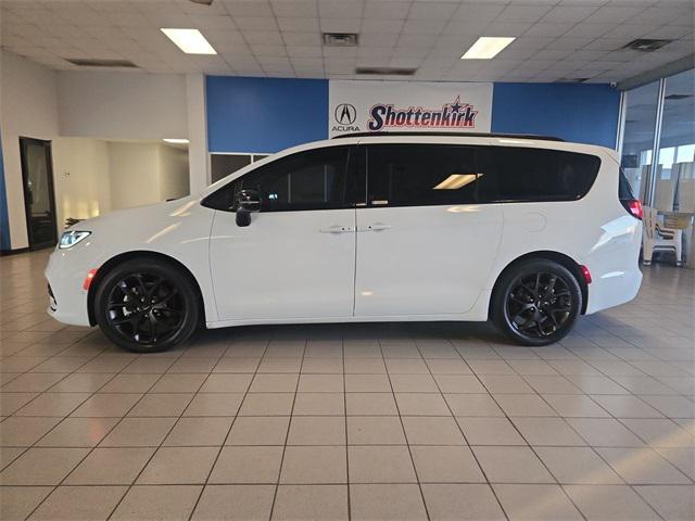 used 2024 Chrysler Pacifica car, priced at $35,622